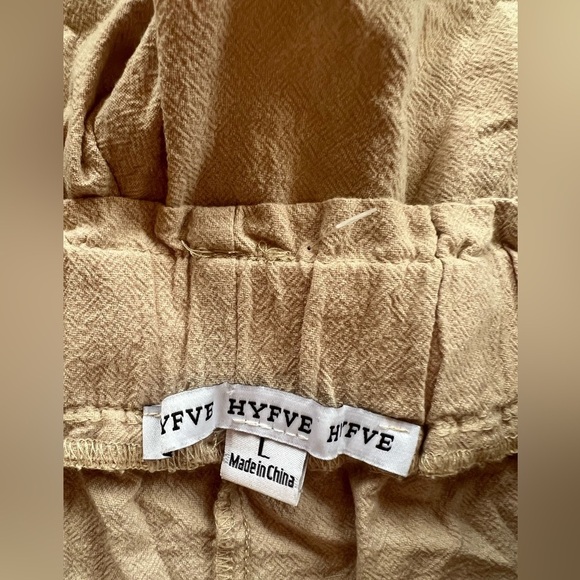 Hyfve - Cotton Beige Shorts with Belt - Picture 2 of 5